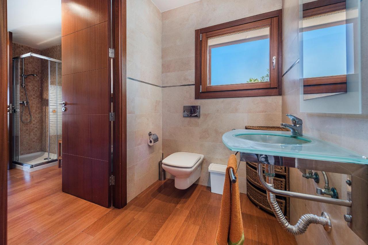 Villa Costa - Quiet With Private Pool